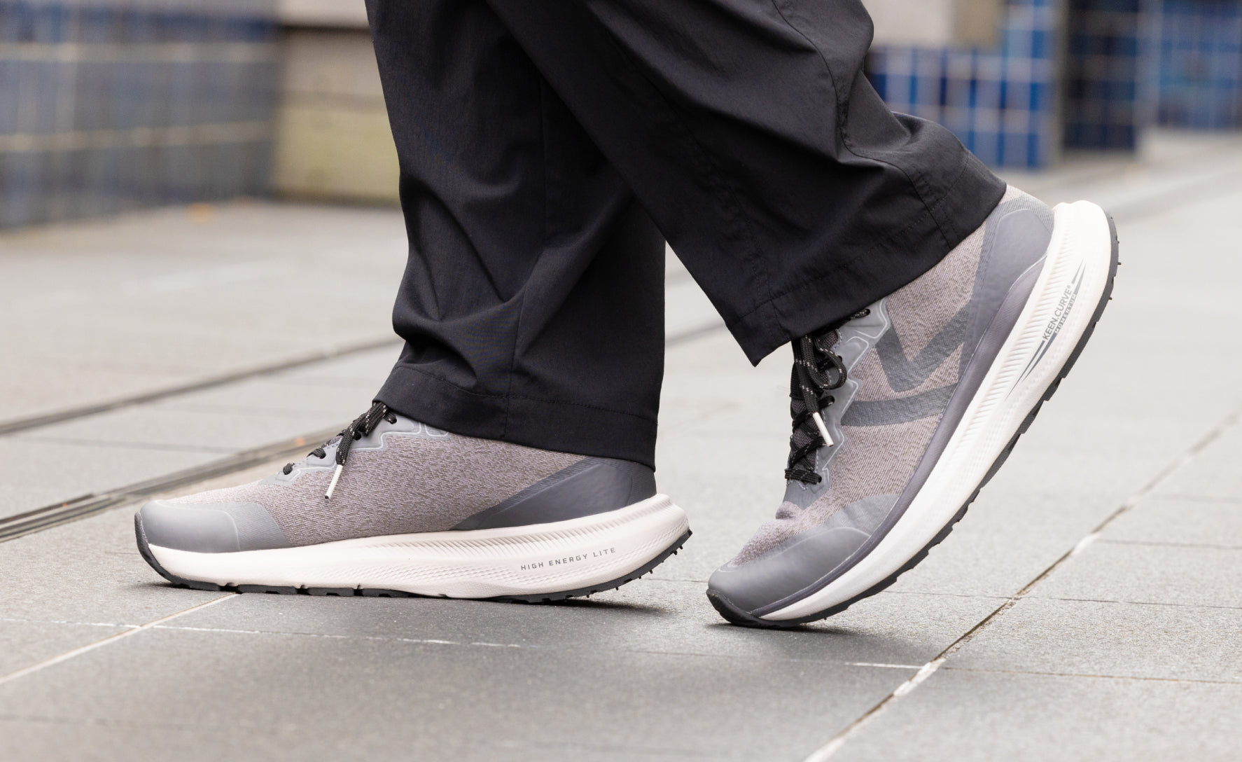 Men's WK500 Walking Shoe | Black/Dark Olive